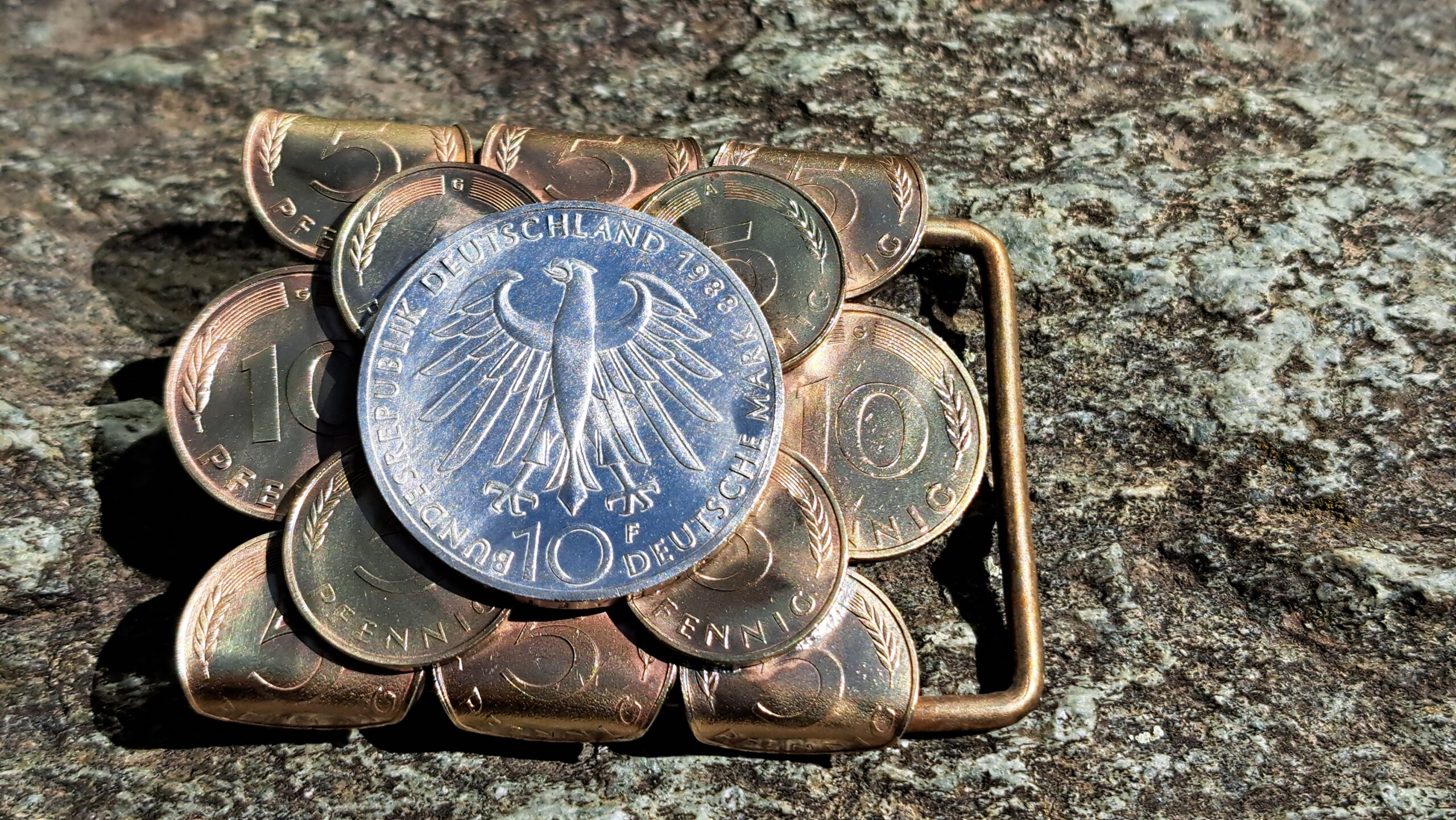 Gürtelschnalle DM, deutsche Währung