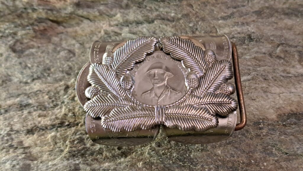 Gürtelschnalle ''vom Klassenfeind'' für 4 cm breiten Gürtel (für Herren)